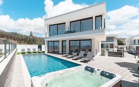 Dino Villa With Ocean View